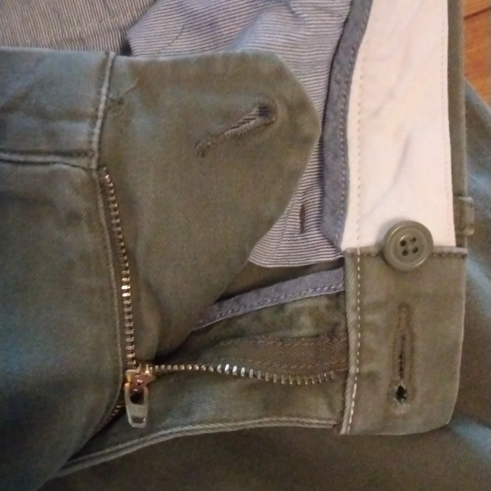 JCrew stretch Chino's,size 31x30..Army green. Missing button, button included.
